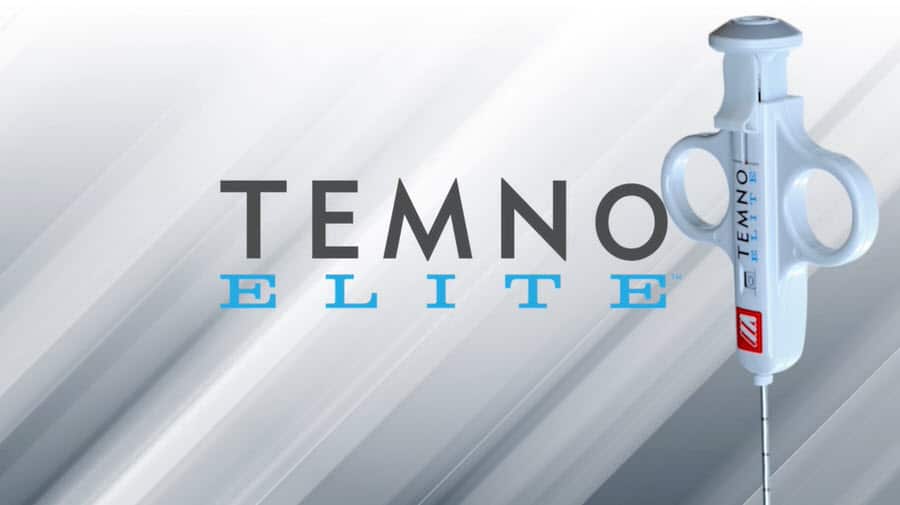 銀色の背景に縦型の TEMNO Elite 生検装置